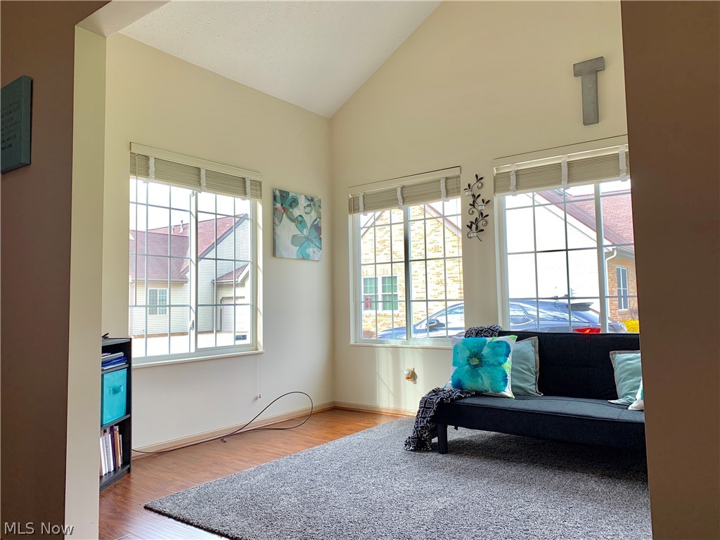 Cambridge/Crk Condos Ph I - Residential