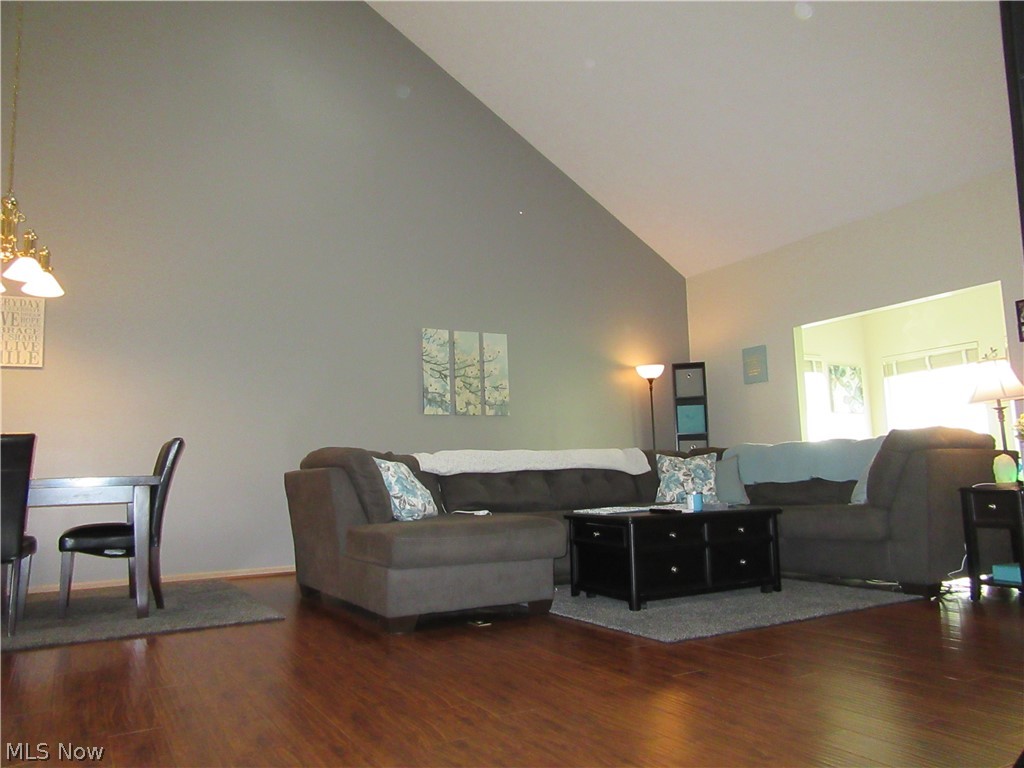 Cambridge/Crk Condos Ph I - Residential