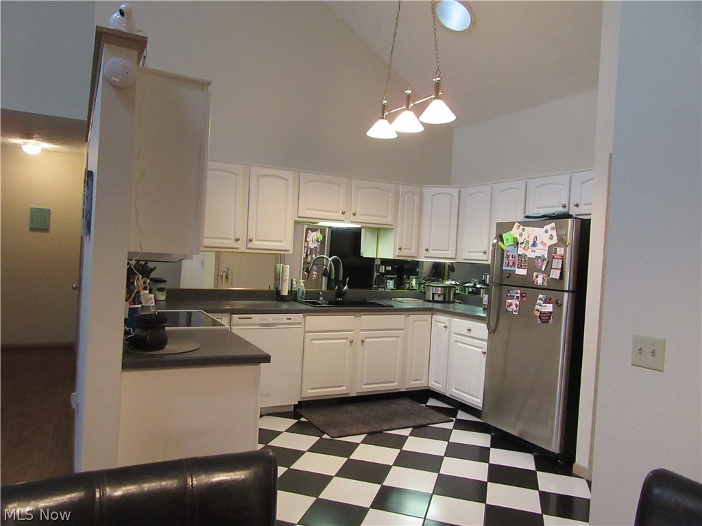 Cambridge/Crk Condos Ph I - Residential