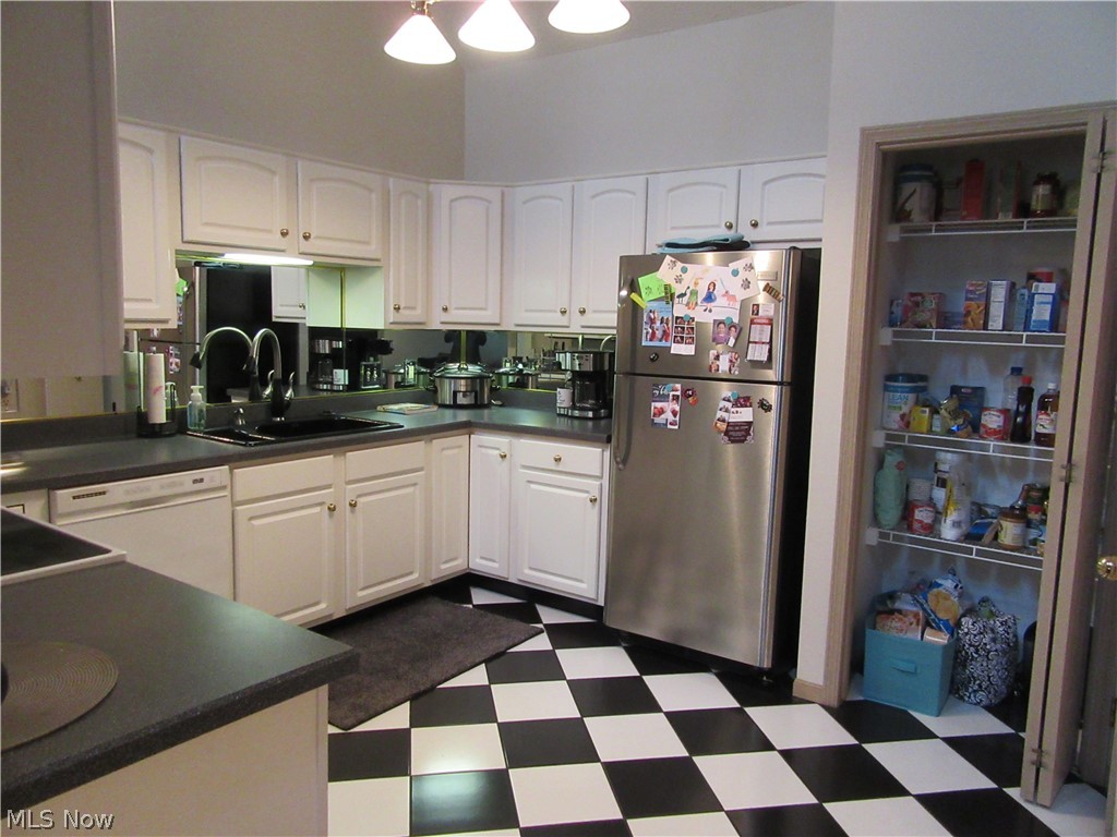 Cambridge/Crk Condos Ph I - Residential