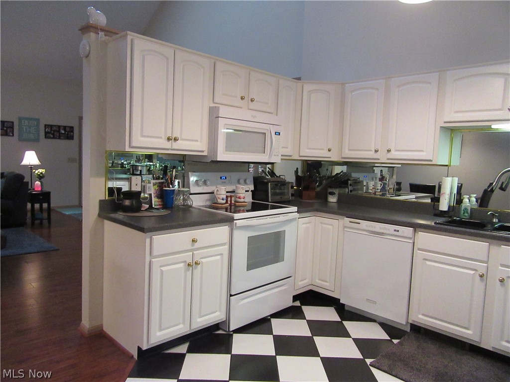 Cambridge/Crk Condos Ph I - Residential