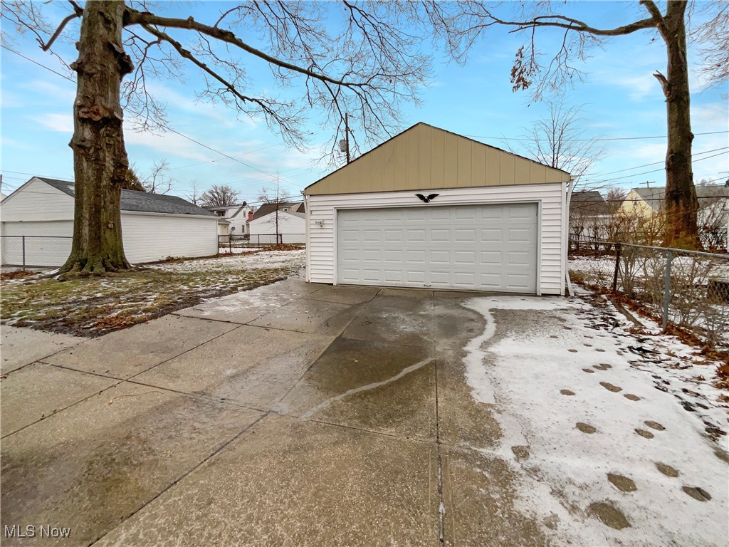 695 E 240th Street, Euclid, Ohio image 9