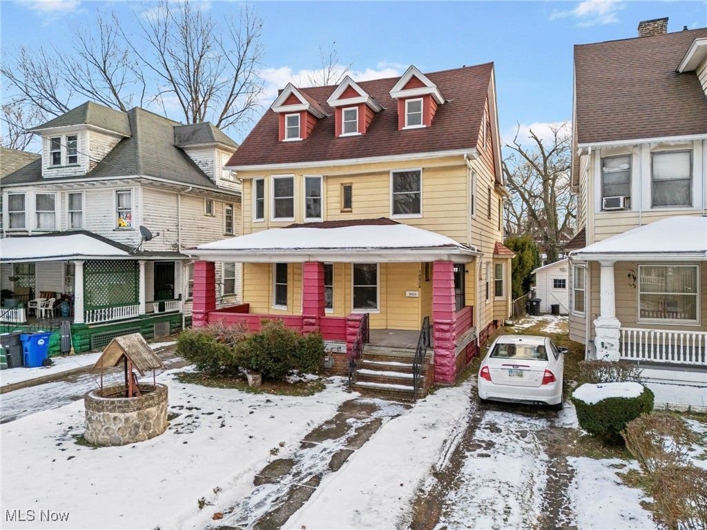 Photo of 10624 Grantwood Avenue, Cleveland, OH 44108 (MLS # 5177432)