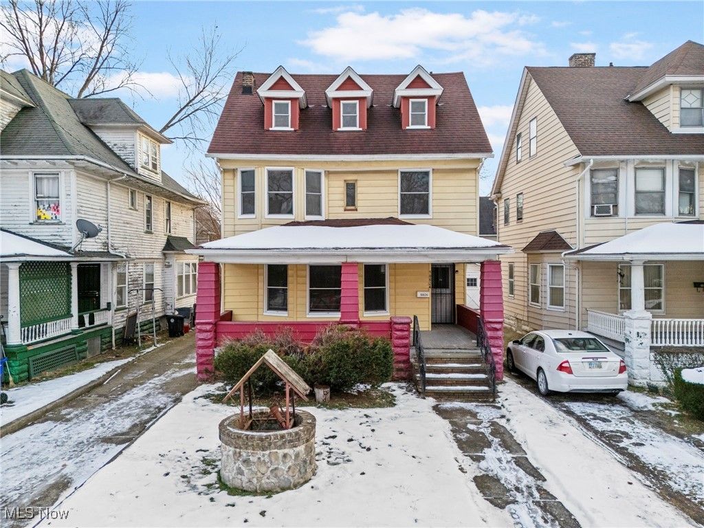 Photo of 10624 Grantwood Avenue, Cleveland, OH 44108 (MLS # 5177432)