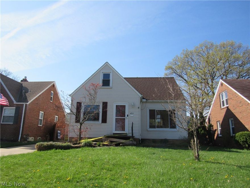 Spacious 4 bedroom bungalow with large backyard!  Living room and dining room with hardwood floors, 2 bedrooms down and two bedrooms up.  Basement has partially finished family room.  Detached one car garage and shed in backyard.  Buyer must use cash or 203k financing.  Furnace will require replacement. Seller will not complete prior to closing.  Plumbing system did not hold positive air pressure at time of winterization.  Electrical inspection completed, see attached for deficiencies.  Property was built prior to 1978 and lead based paint potentially exists. This property may qualify for Seller Financing (Vendee).