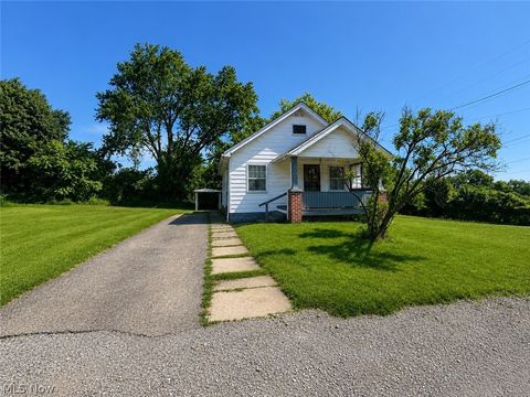 Homes For Sale - 642 Lee Avenue<br/> Youngstown, OH 44502