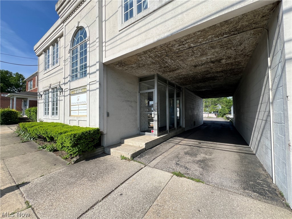 1496 S Green Road