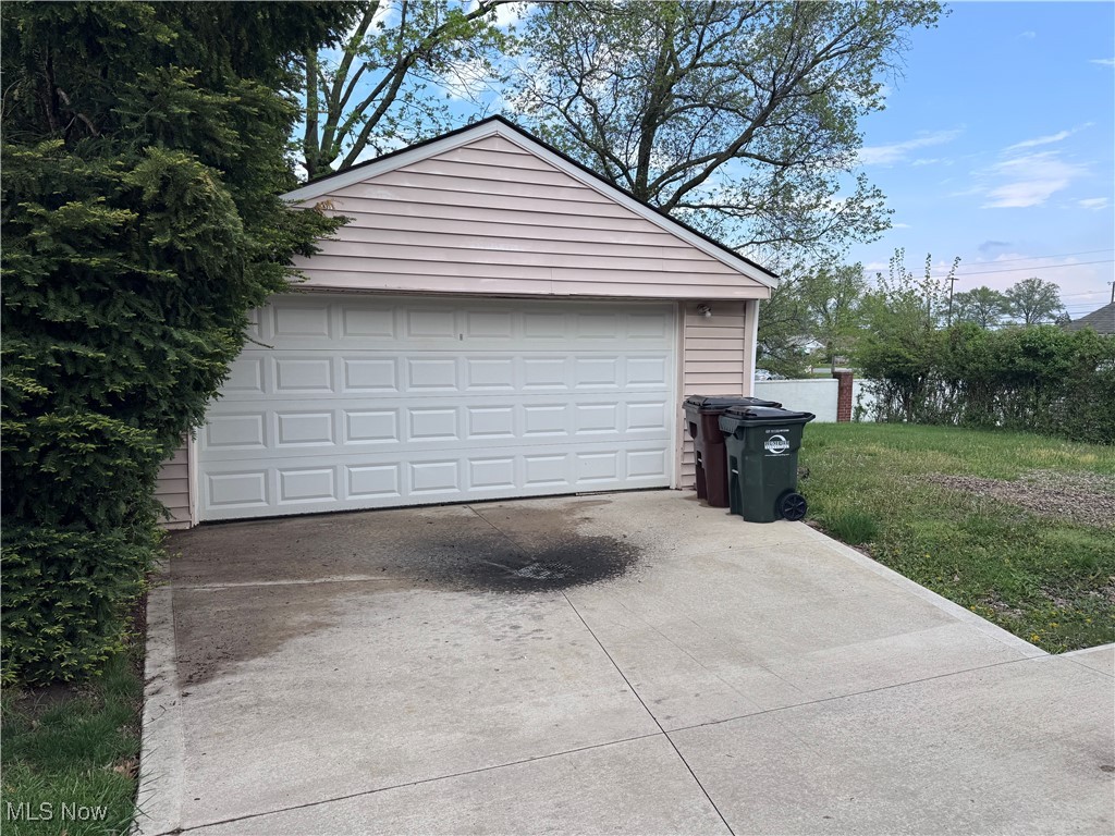 1422 Lorimer Road, Parma, Ohio image 13