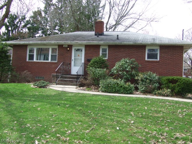 Brick Ranch that could be darling with a little sweat equity. Large living room with hardwood floor, open to dining room, white eat-in kitchen with all appliances. Three bedrooms and full bath complete the first floor. Finished, walk-out basement has walk-out to garage, backyard, plus large egress windows making it possible for another bedroom. Half bath in furnace room and shower close to washer and dryer. Newer windows and hot water tank. Home Warranty.
Seller selling "As Is".