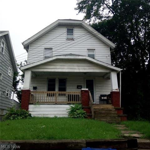 Homes For Sale - 106 Shaker Drive<br/> Akron, OH 44305
