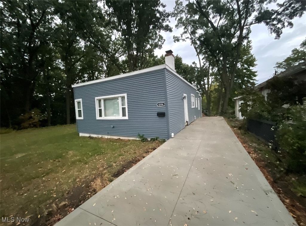 Photo of 4206 Orchard Park Drive, Parma, OH 44134 (MLS # 5176343)