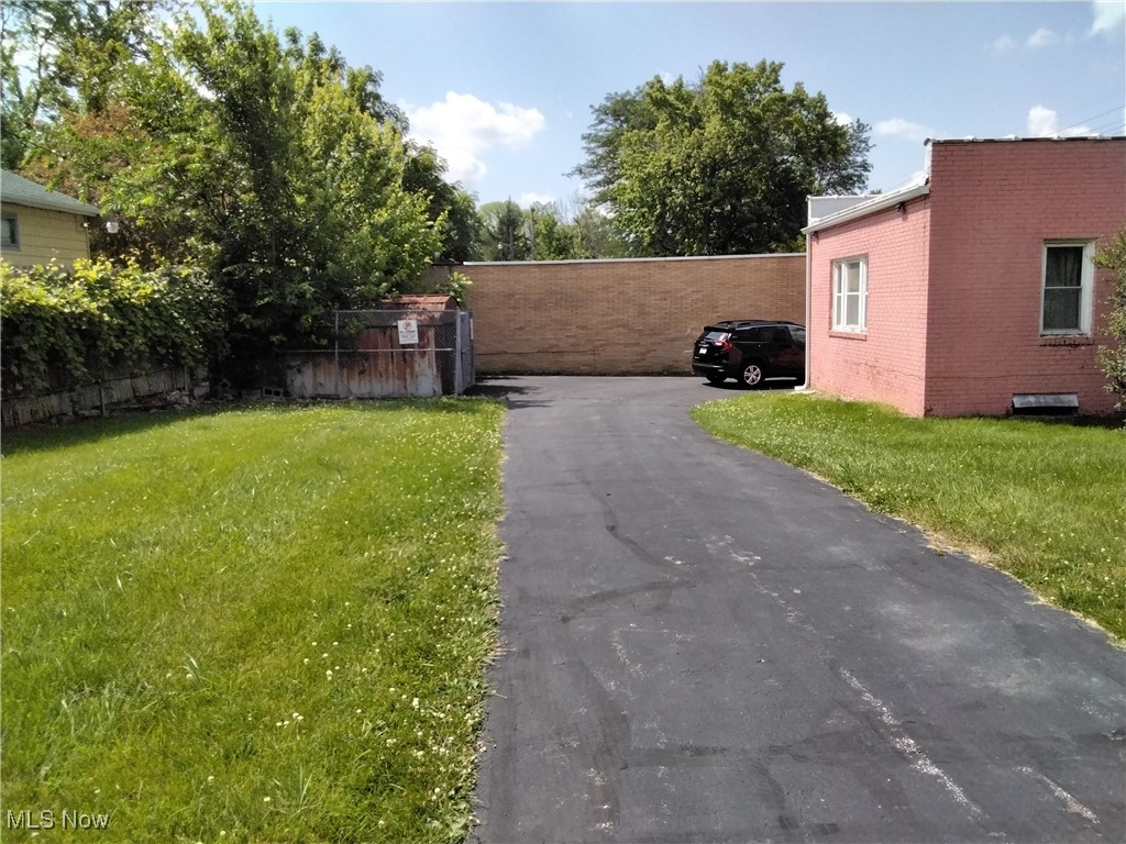 Lee Homes - Commercial Sale