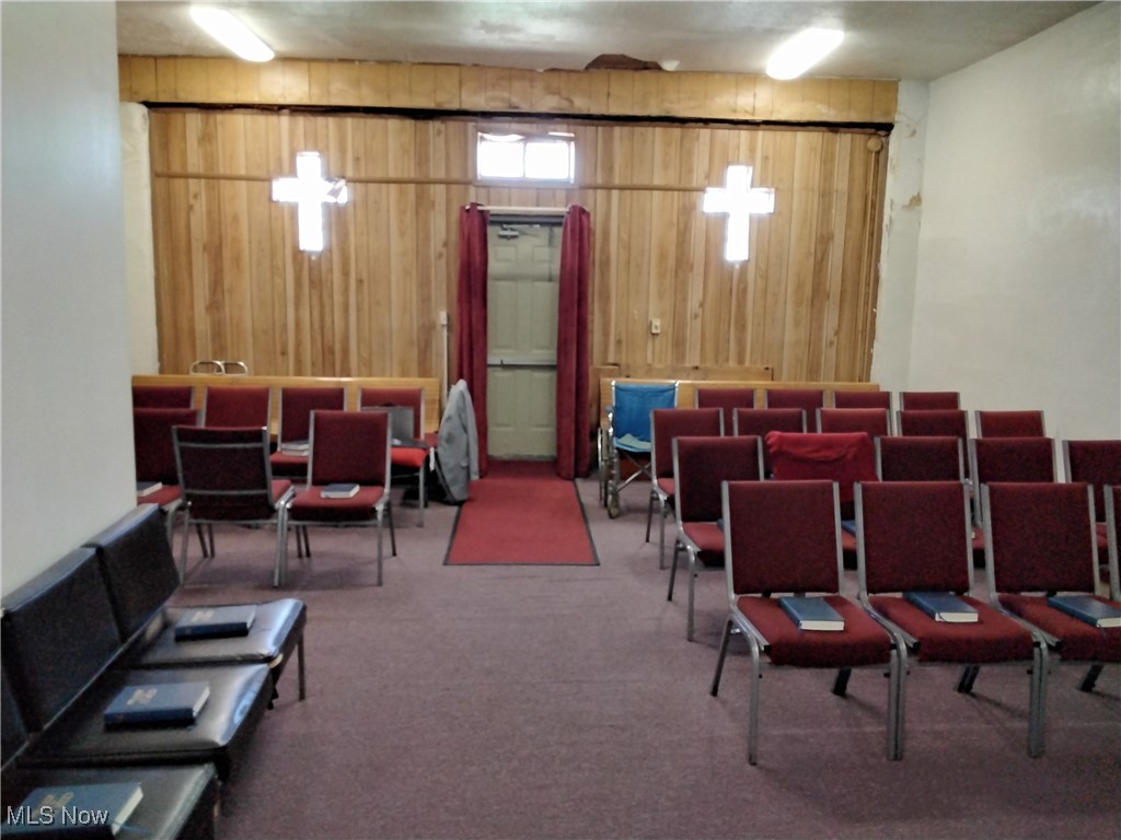 Lee Homes - Commercial Sale