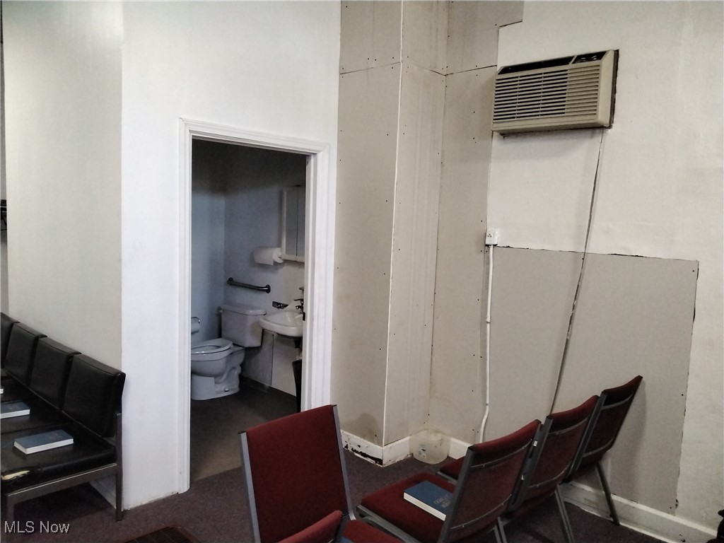 Lee Homes - Commercial Sale