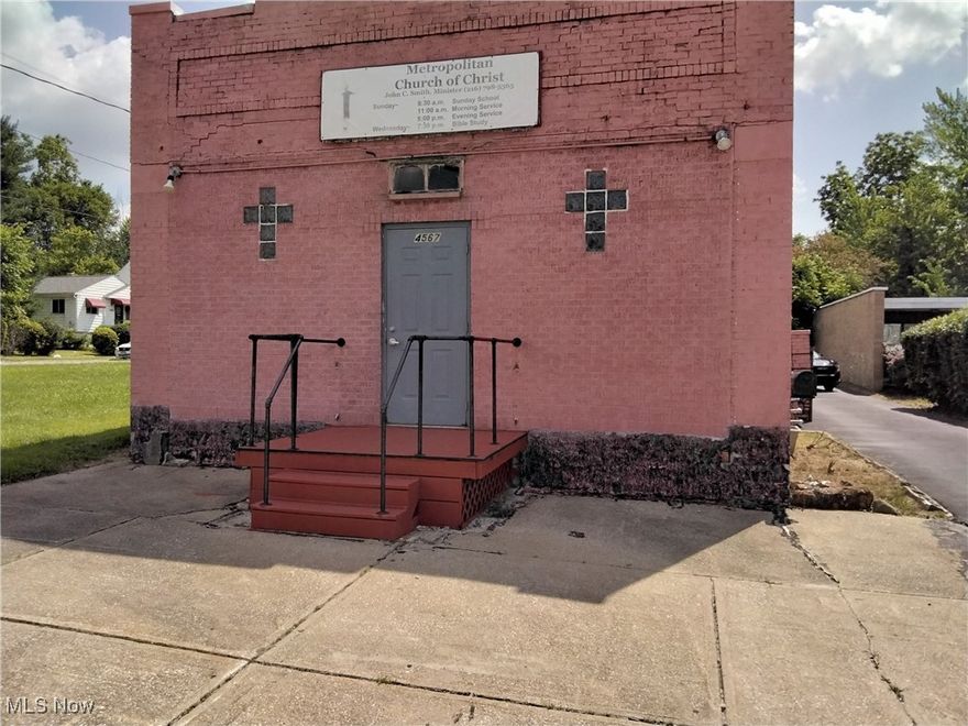 The Metropolitan Church of Christ has a full furnished sanctuary equipment banquet hall, class rooms, and full basement for storage. 3480 square feet of space extra 40X138 lot for additional parking, turnkey ready to start your services immediately. Twenty four hour notice for all showings. This building can be a true blessing to your congregation.