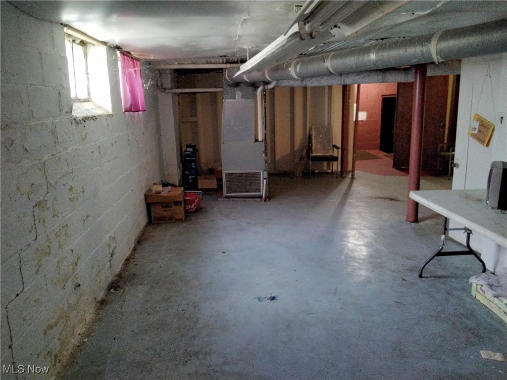 Lee Homes - Commercial Sale