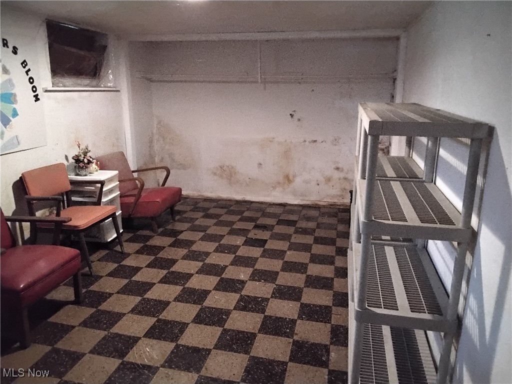 Lee Homes - Commercial Sale