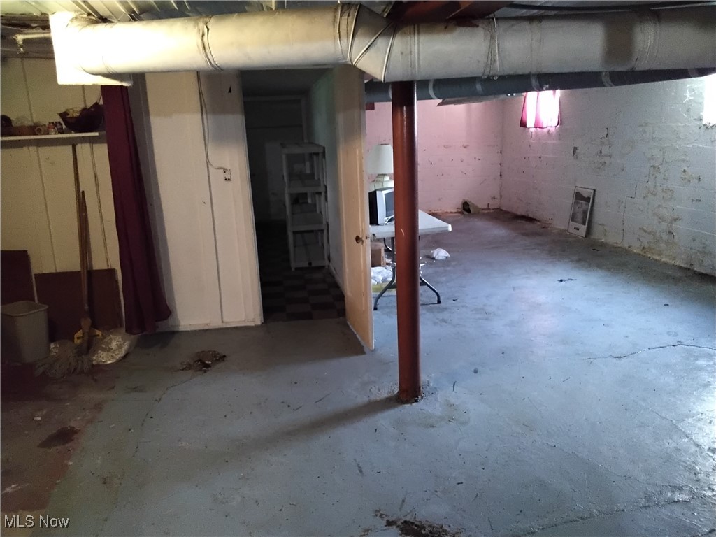 Lee Homes - Commercial Sale