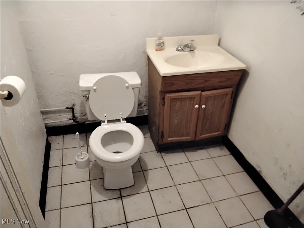 Lee Homes - Commercial Sale