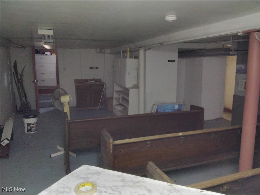 Lee Homes - Commercial Sale