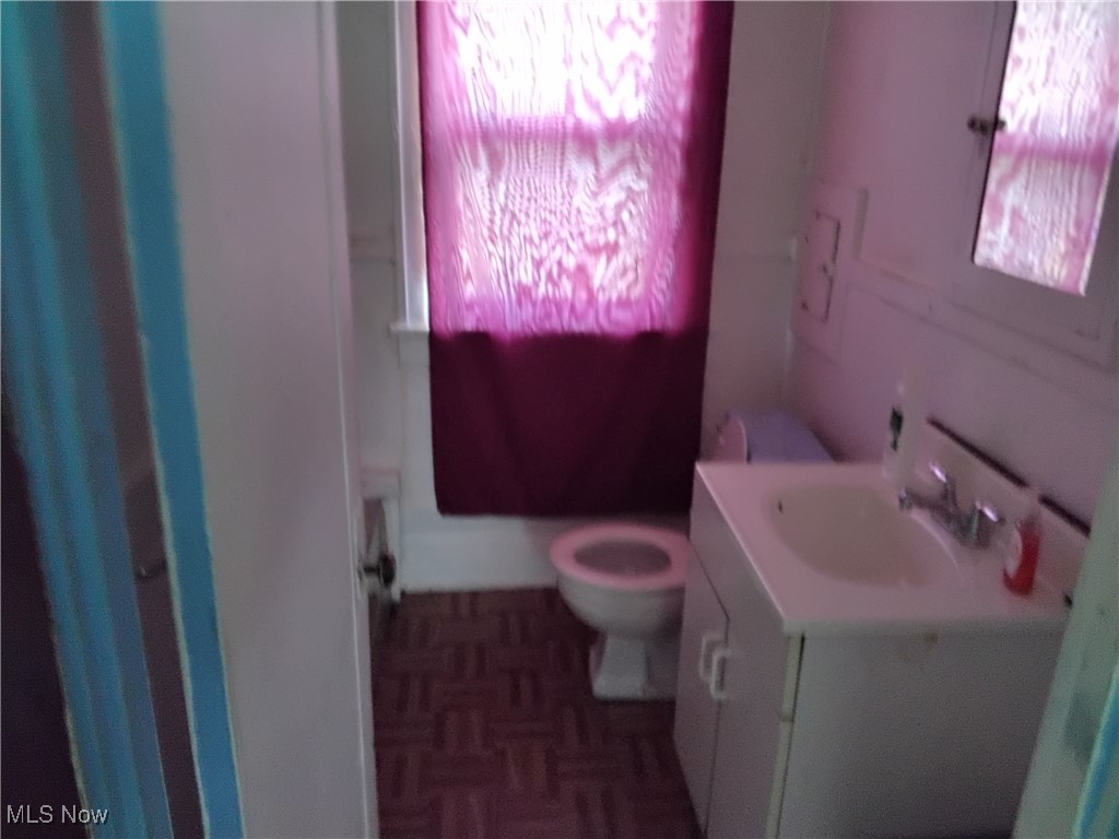 Lee Homes - Commercial Sale