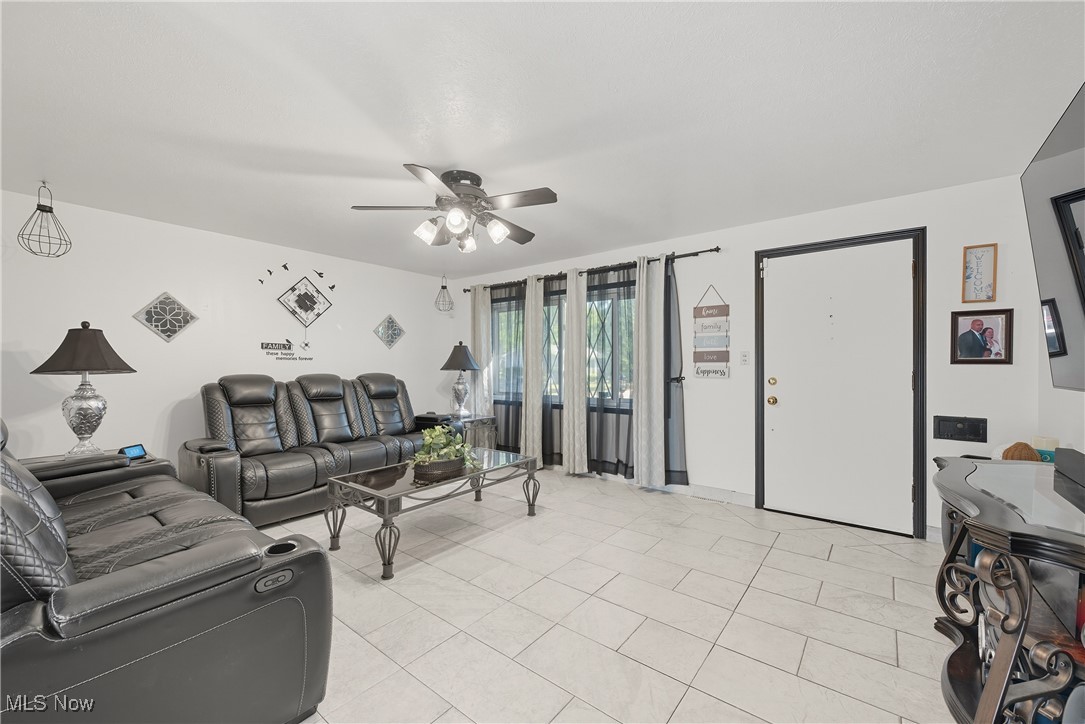 West 11 Corps Fan-Col Ac - Residential