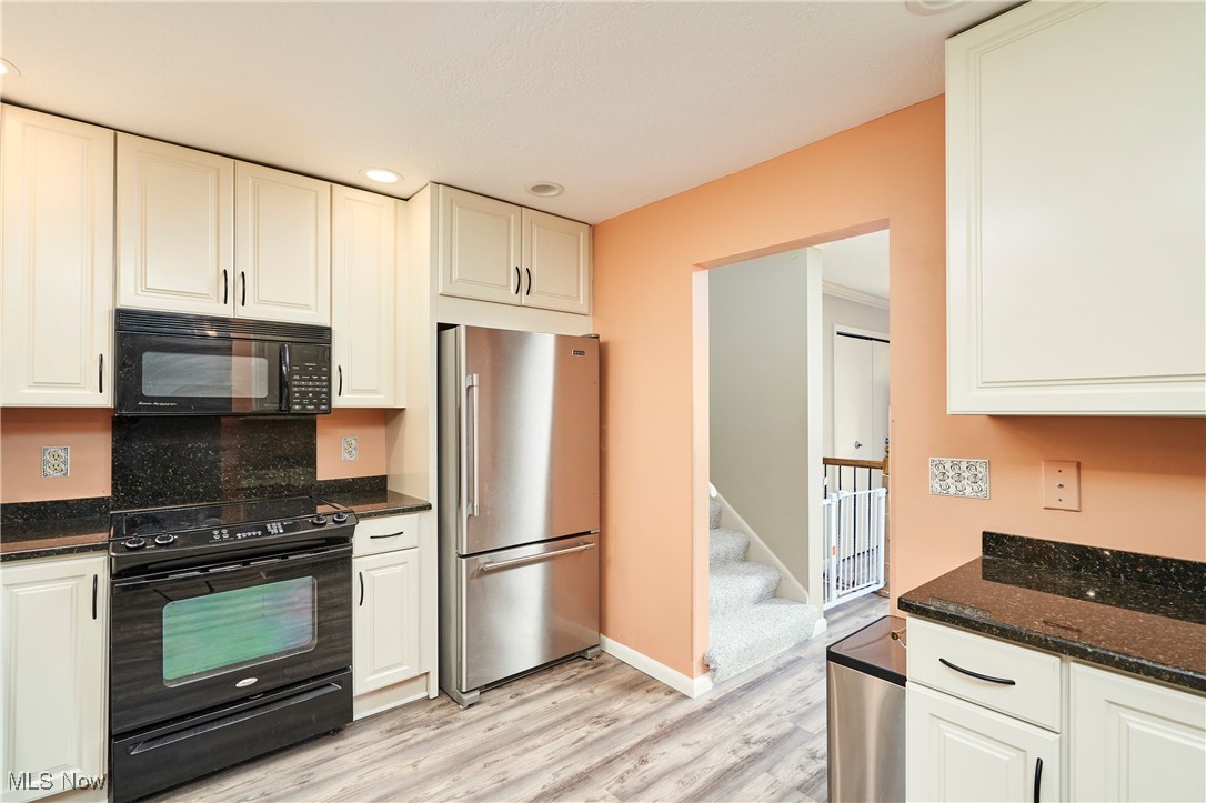 2525 Barrington Road