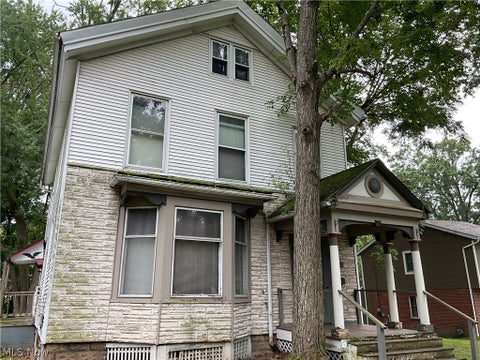 Homes For Sale - 530 Lafayette Avenue<br/> Ravenna, OH 44266