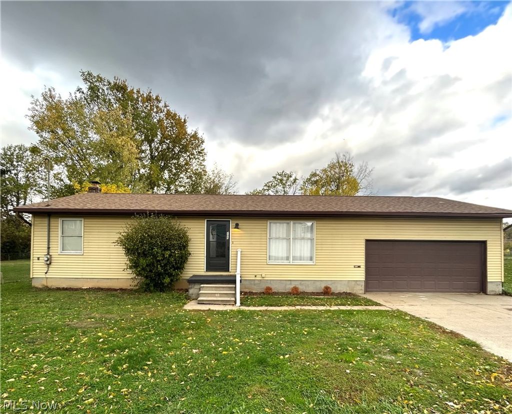 Photo of 2205 Kimball Court, Akron, OH 44314 (MLS # 5196615)