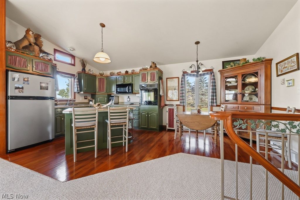 Photo of 6122 Frederick Avenue NE, Alliance, OH 44601 (MLS # 5190910)