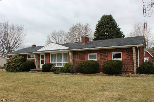 Just move in this spacious all brick ranch w/3 bedrooms, 1731SF incl rec room, 2 FRPL'S & 1st floor laundry on .75 acre* Neutral décor thru out* Living room w/built in book shelves & gas log FRPL* Bolon kitchen w/oak cabinets, chefs pantry, china cabinet, appliance garage, breakfast bar, refrig, DW, burner top, built in oven & disposal* Dining room w/chair rail & slider to sun room* 3 season sun room w/slate floor & wrapped w/windows* Master bedroom w/private bath* Guest bath converted to 1/2 bath w/laundry (can be converted back to full bath)* Rec room w/wood burning FRPL* Furnace, central air & additional insulation (9/2008)* Hot water heater (2013)* Softener* Hardwood floors under carpet in most rooms* 23x23 attached 2 car attached garage w/glazed tile walls* 16x24, 2 level barn w/loft (could store 2 cars)* Home Warranty provided* Great value!