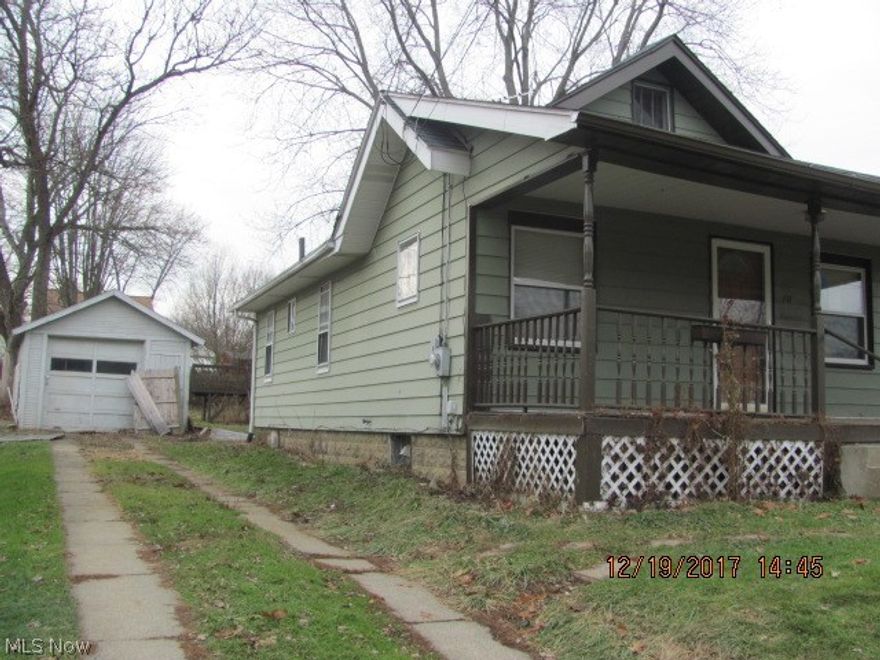 This 3 bedroom, 1 bath bungalow with a 1 car garage needs some work but priced accordingly.  It is conveniently located to expressway access, business, restaurants, and shopping.