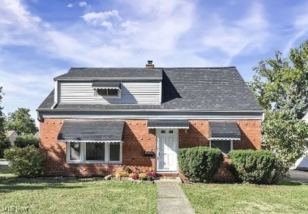 Photo of 640 E 261st Street, Euclid, OH 44132 (MLS # 5180235)