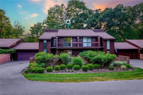 879 Spicers Lane 2603H Northfield, OH 44067