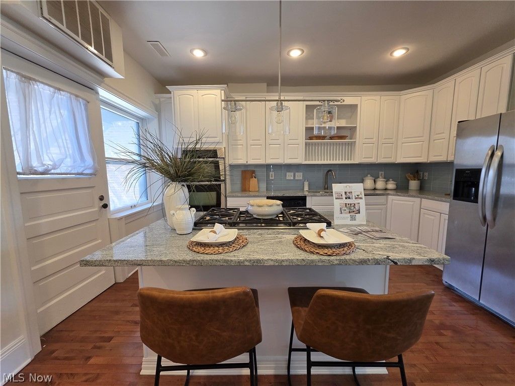 Photo of 11430 Cedar Glen Parkway #B1-B2, Cleveland, OH 44106 (MLS # 5198950)