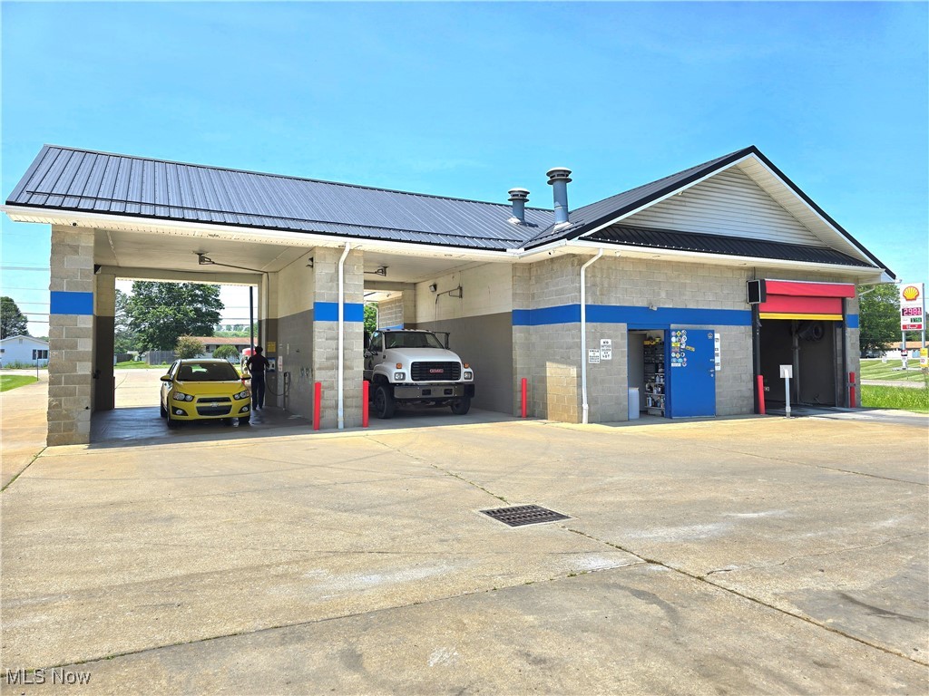 Vista View Village - Commercial Sale