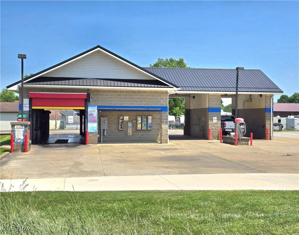 Vista View Village - Commercial Sale