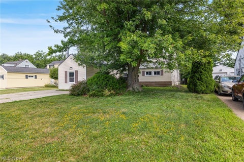 Homes For Sale - 29061 W Willowick Drive<br/> Willowick, OH 44095