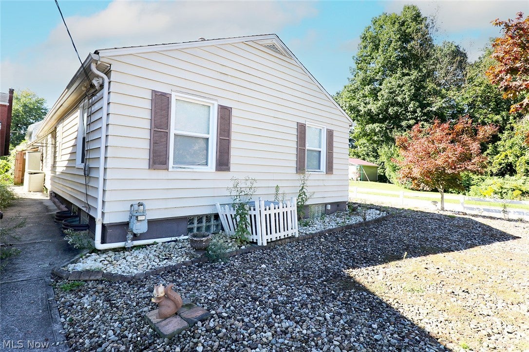 742 Jeanette Avenue