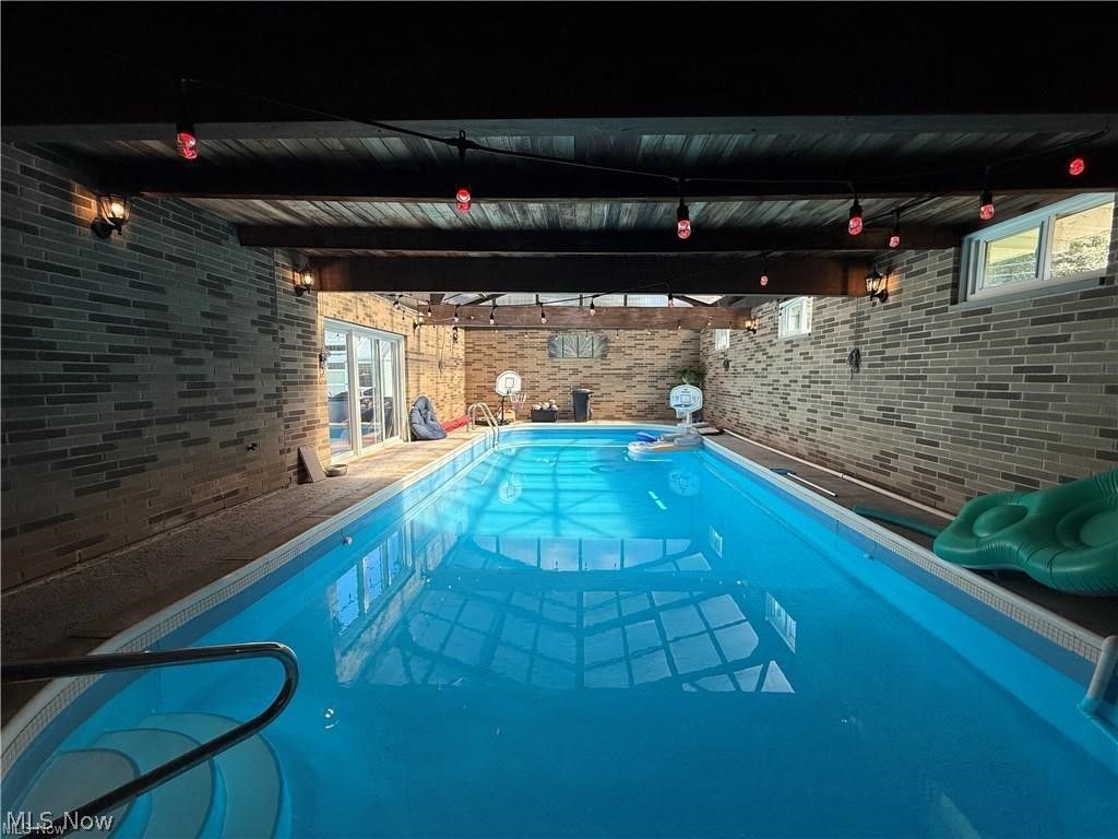 Photo of 5981 Northview Drive, Seven Hills, OH 44131 (MLS # 5191550)