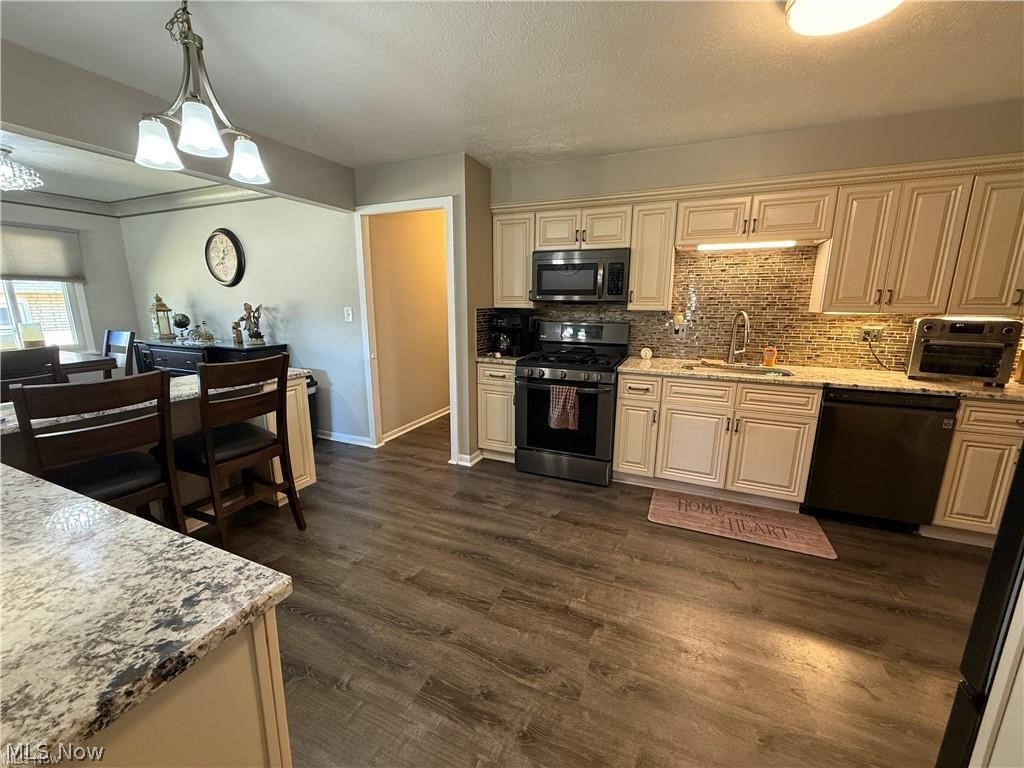 5981 Northview Drive