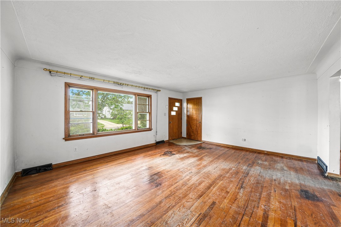 760 Roanoke Avenue, Cuyahoga Falls, Ohio image 4