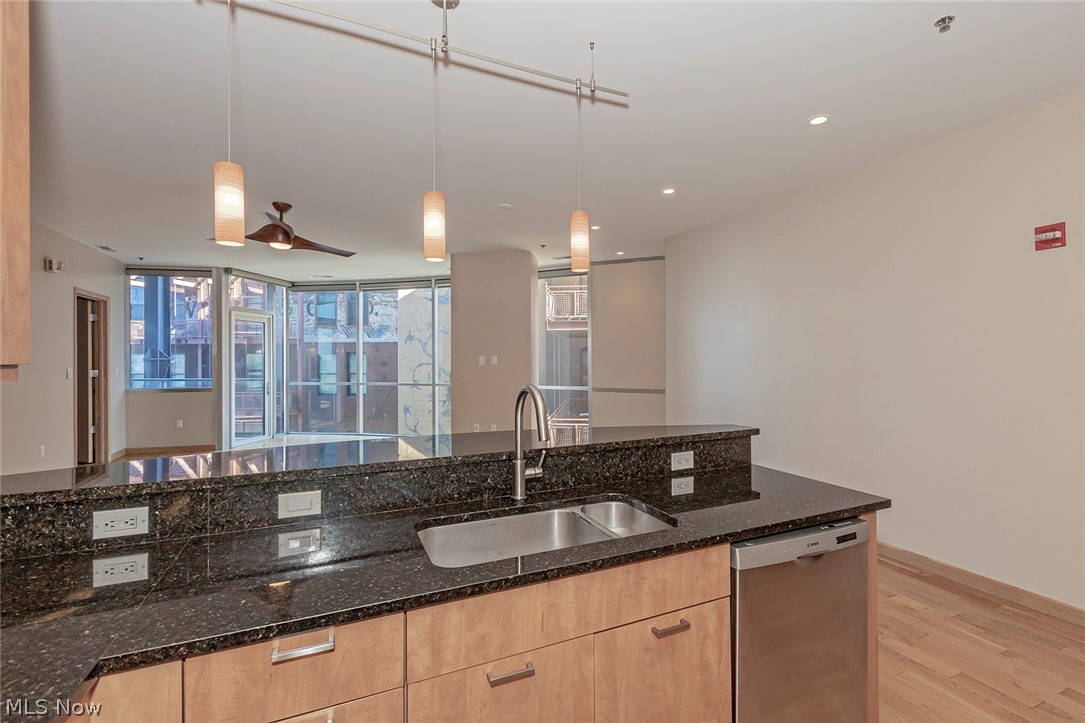 Pinnacle Condo - Residential