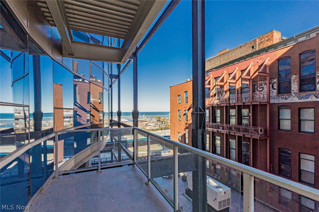 Pinnacle Condo - Residential