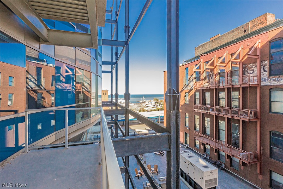 Pinnacle Condo - Residential