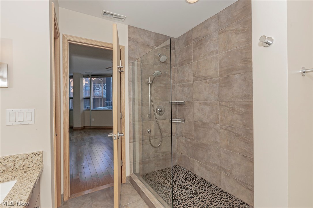 Pinnacle Condo - Residential