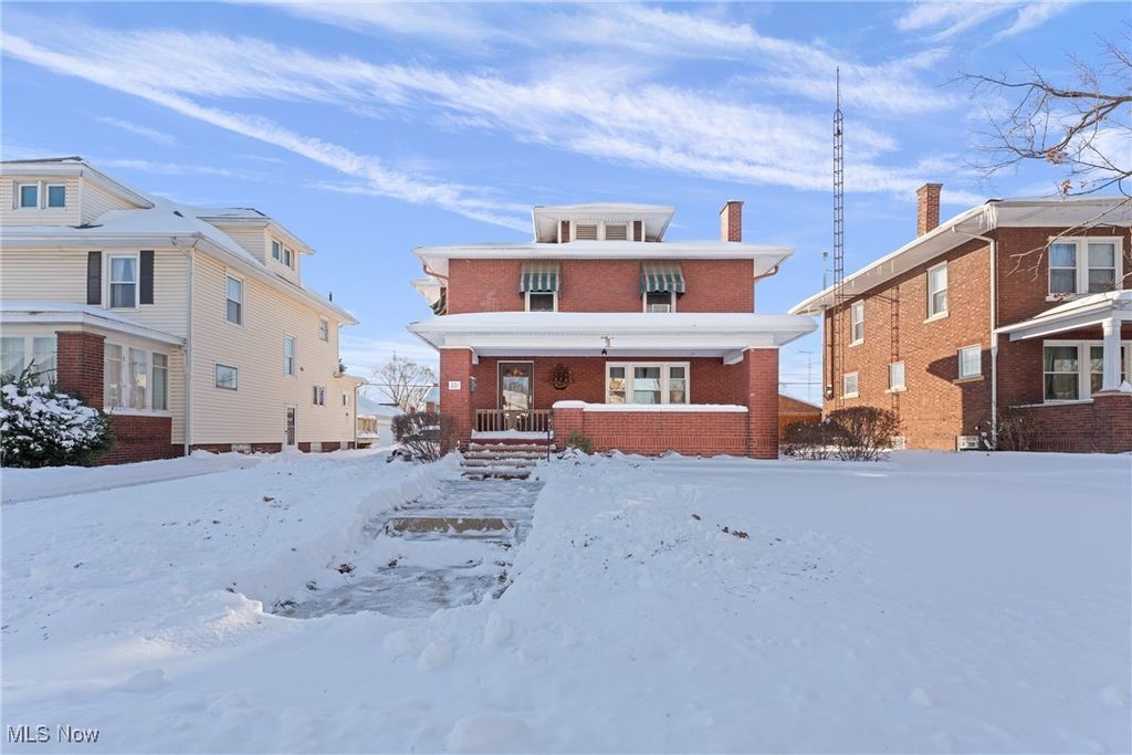 Photo of 221 Bellflower Avenue NW, Canton, OH 44708 (MLS # 5181579)