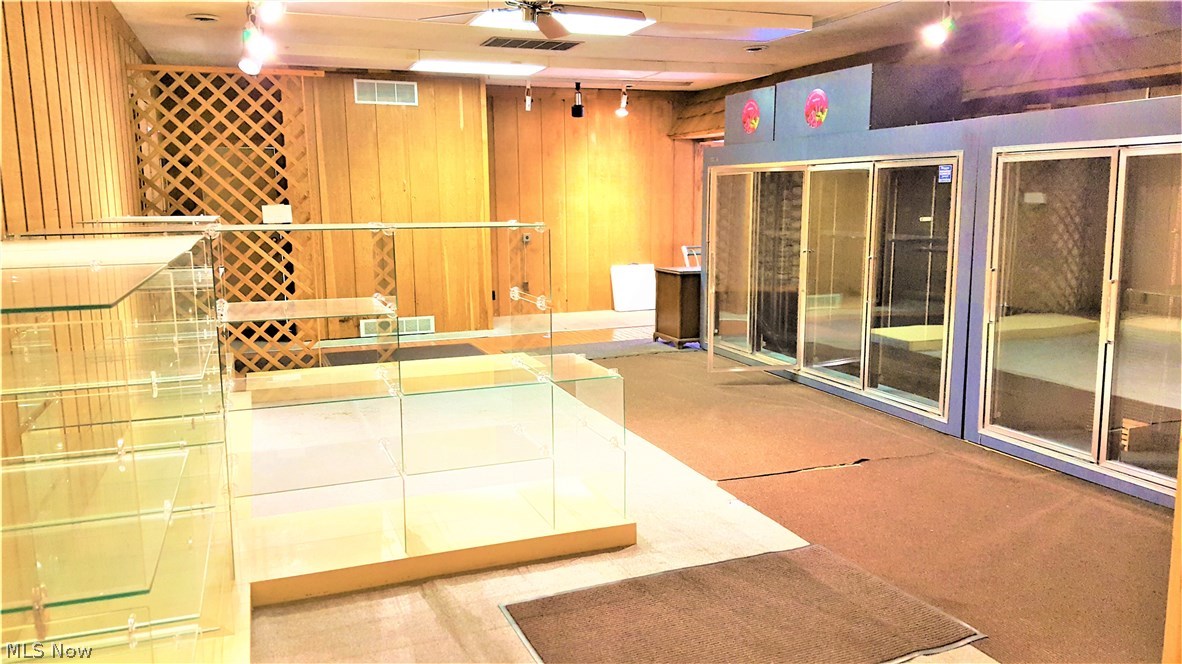 Lakeview Terrace Add - Commercial Sale
