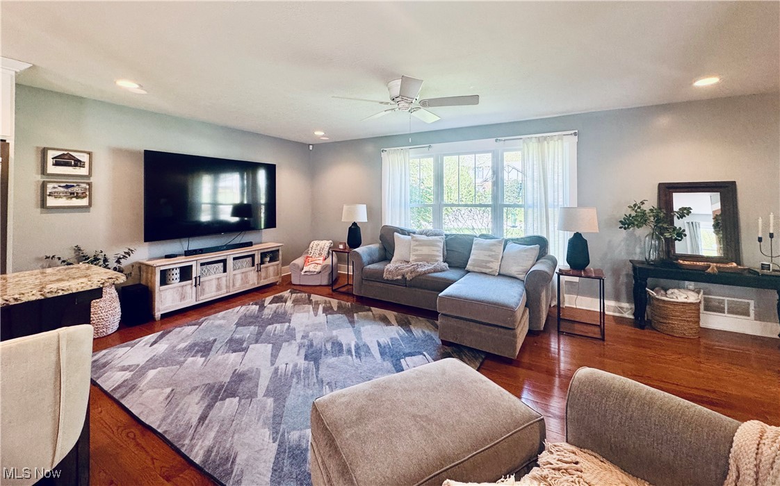 696 Inverness Road, Akron, Ohio image 3
