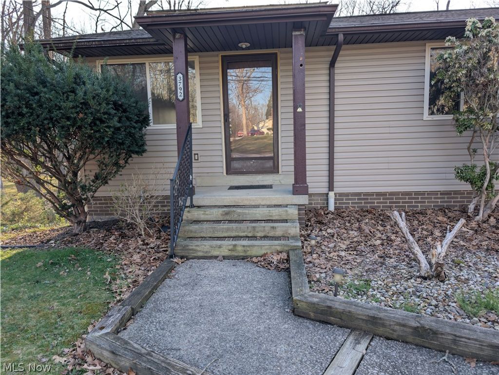 Photo of 3792 Baumberger Road, Stow, OH 44224 (MLS # 5195893)